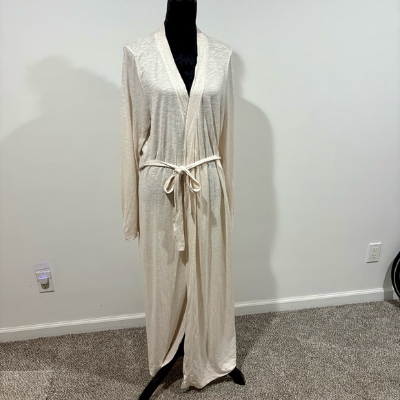 Garnet Hill Elegant Cream Robe - Picture 1 of 9